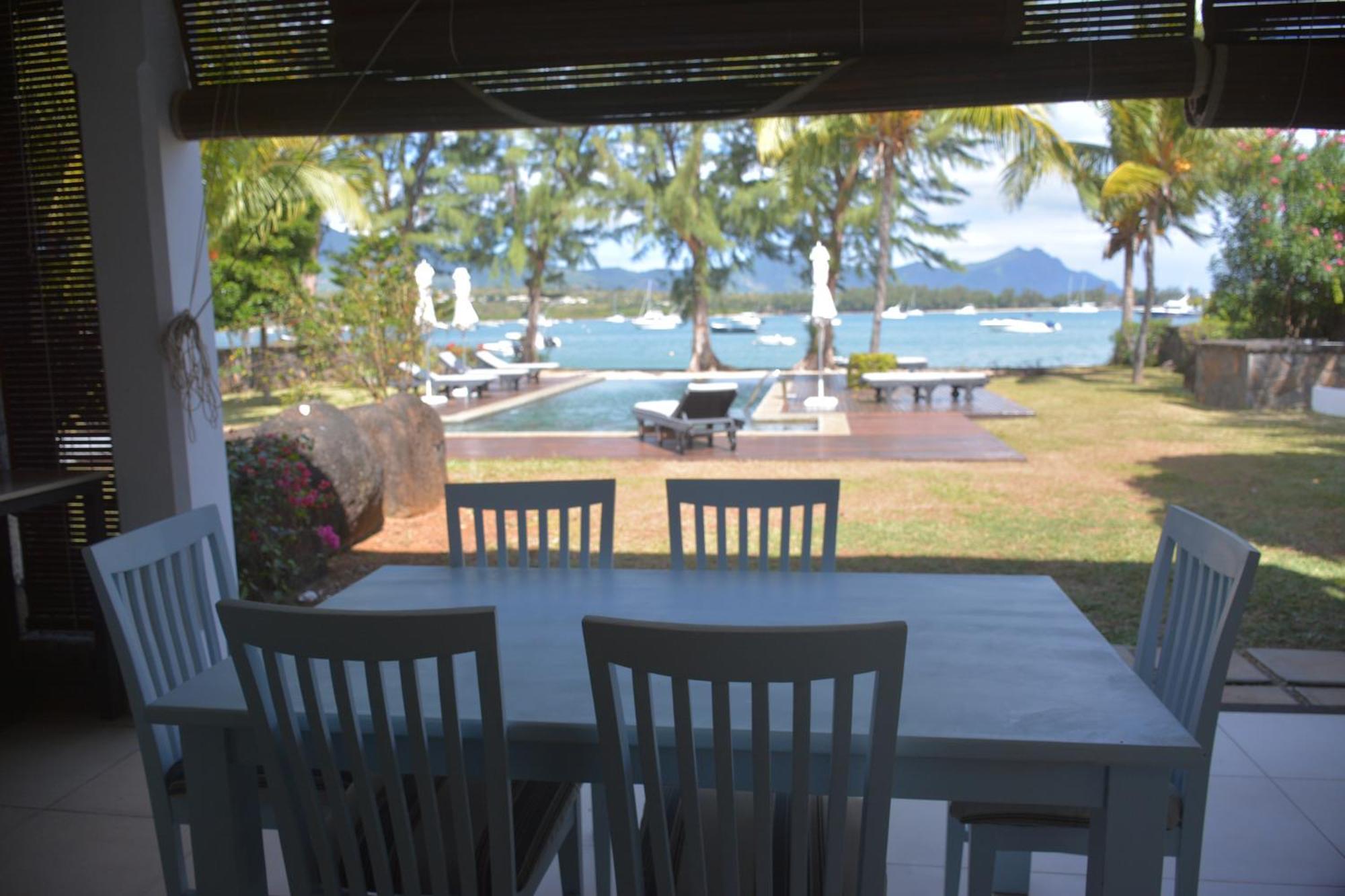 Olana Blue - Beachfront Apartment Rivière Noire エクステリア 写真